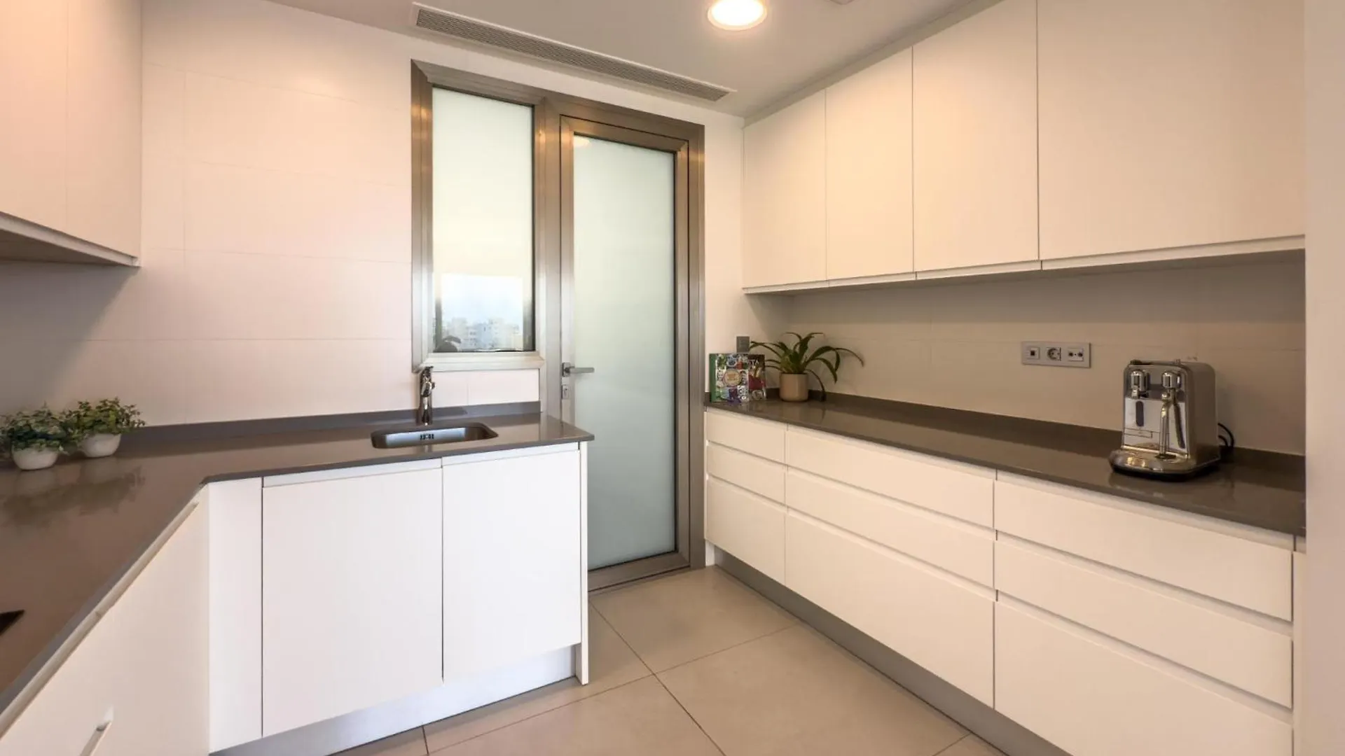 Hanami Scenic Luxury Apartment Estepona