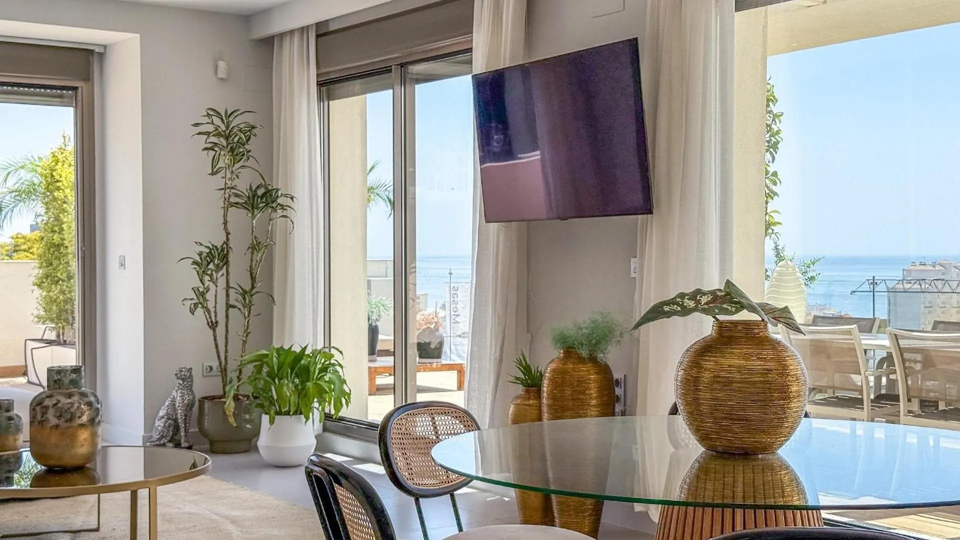 Hanami Scenic Luxury Apartment Estepona Spain