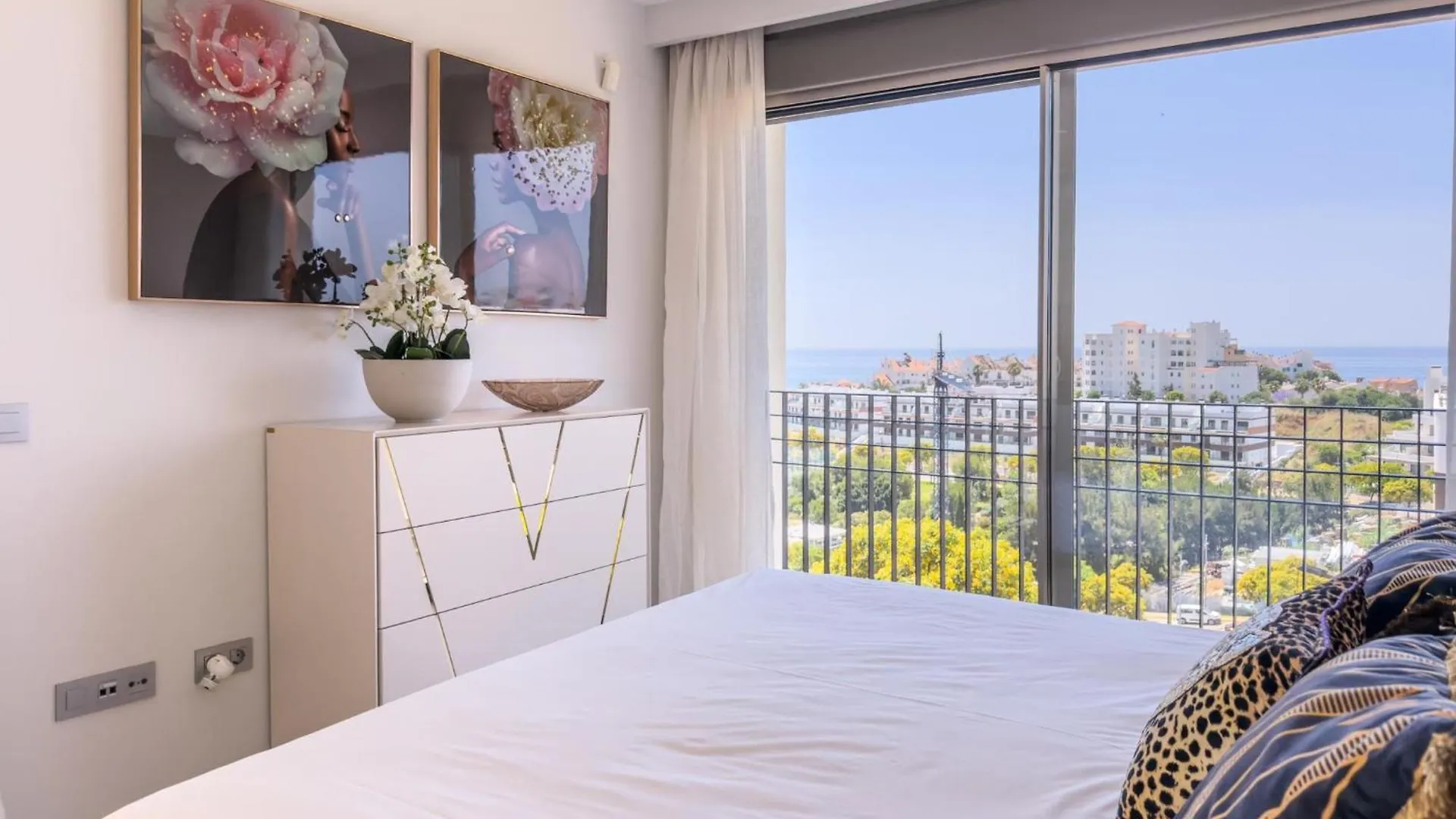 Hanami Scenic Luxury Apartment Estepona