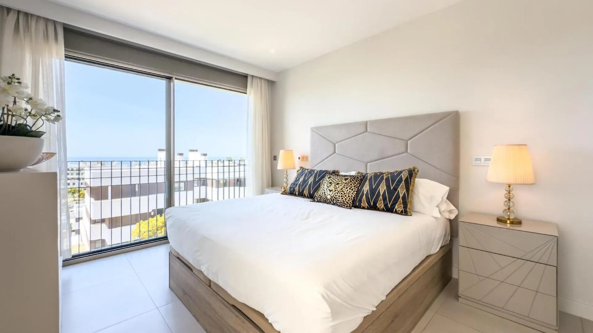 Hanami Scenic Luxury Apartment Estepona