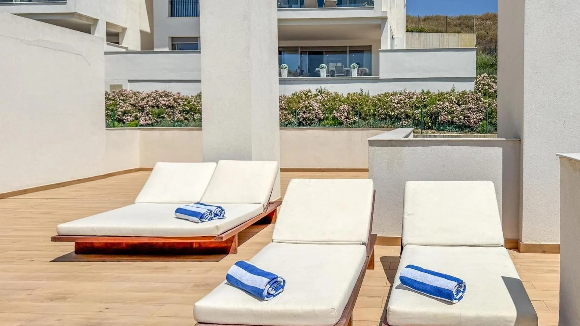 Hanami Scenic Luxury Apartment Estepona Spain